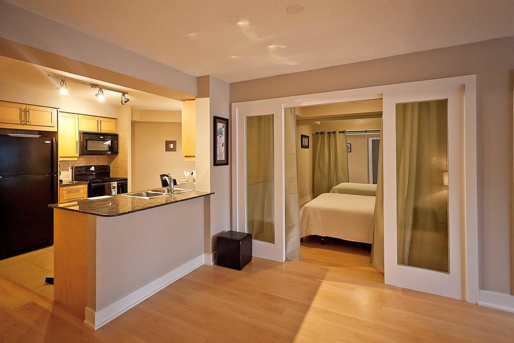 Red Maple Suites - Blue Jays Way Toronto Esterno foto