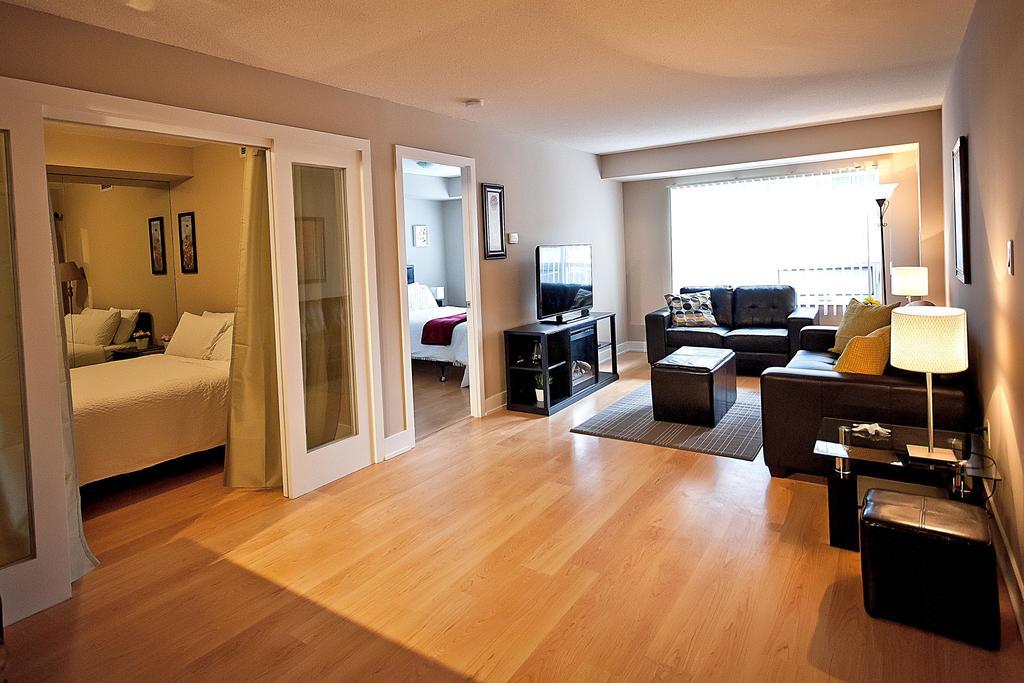 Red Maple Suites - Blue Jays Way Toronto Esterno foto