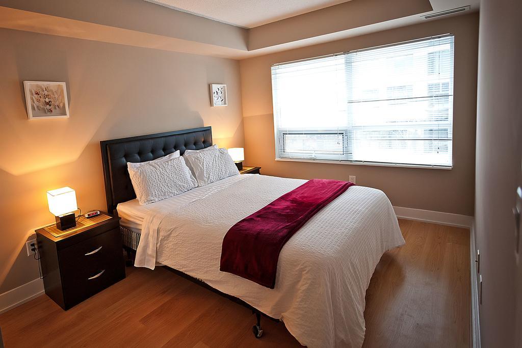 Red Maple Suites - Blue Jays Way Toronto Esterno foto