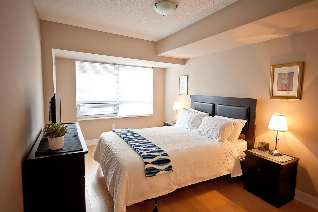 Red Maple Suites - Blue Jays Way Toronto Esterno foto