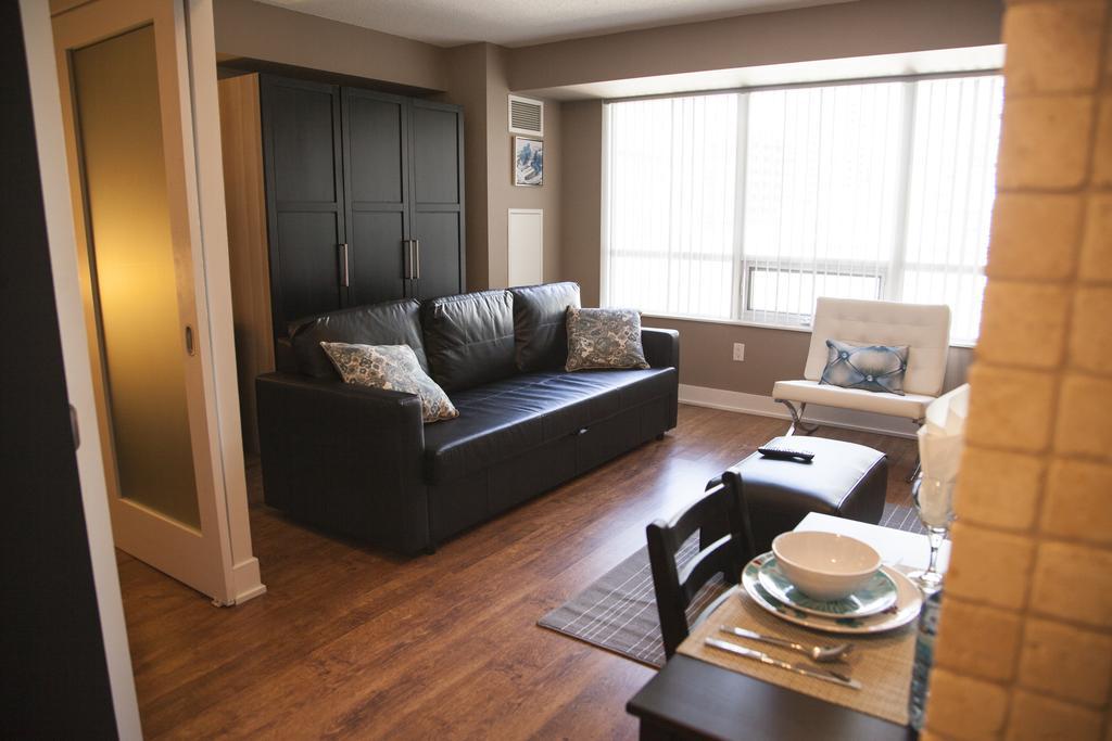Red Maple Suites - Blue Jays Way Toronto Esterno foto