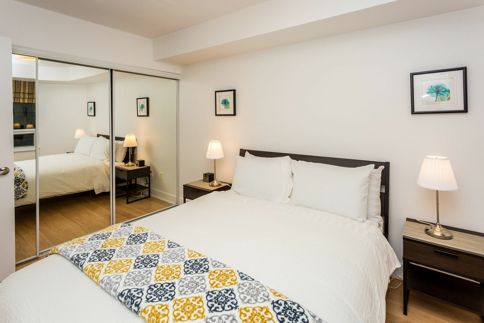 Red Maple Suites - Blue Jays Way Toronto Esterno foto